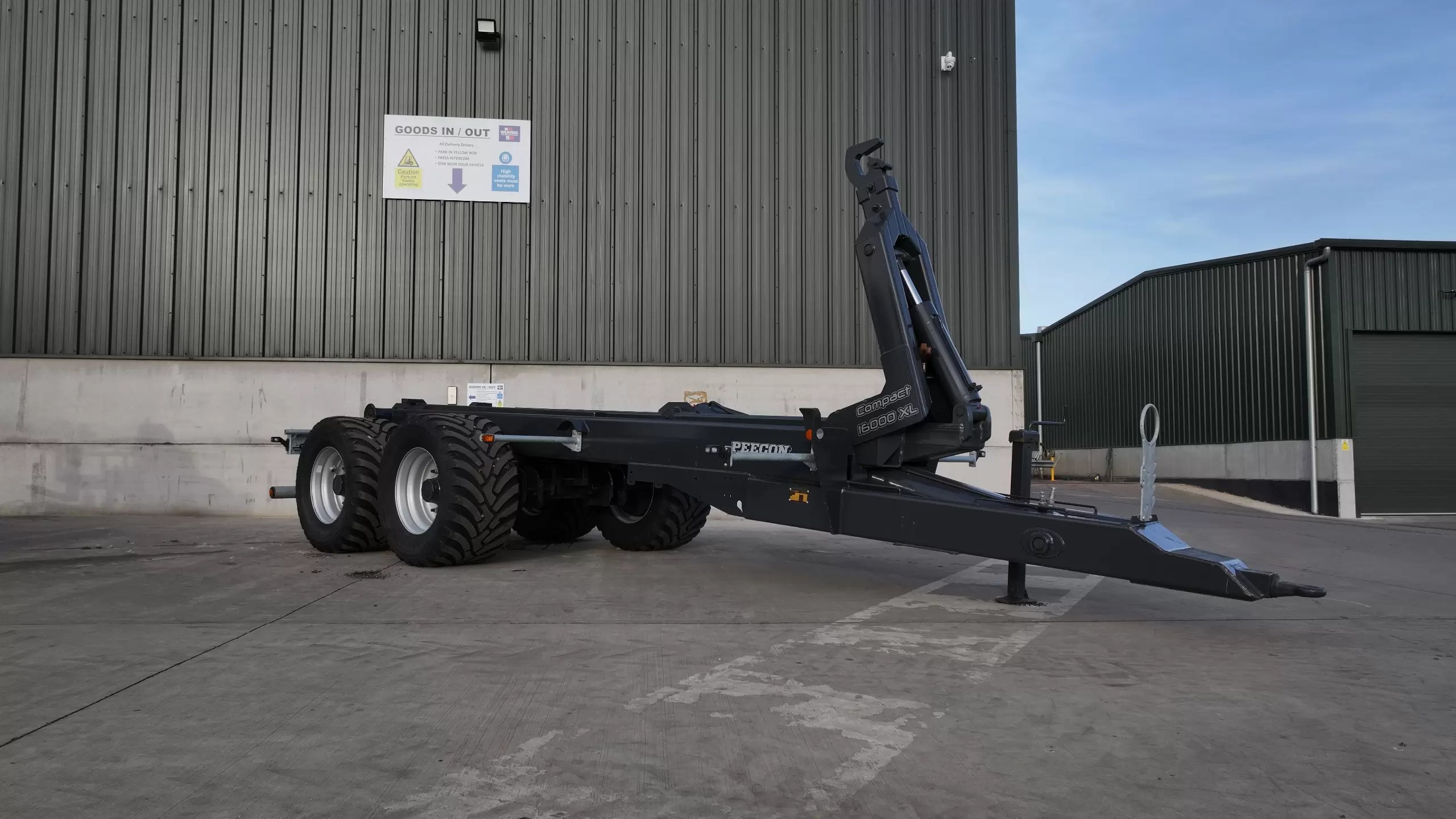 PEECON PE HOOK LIFT TRAILER